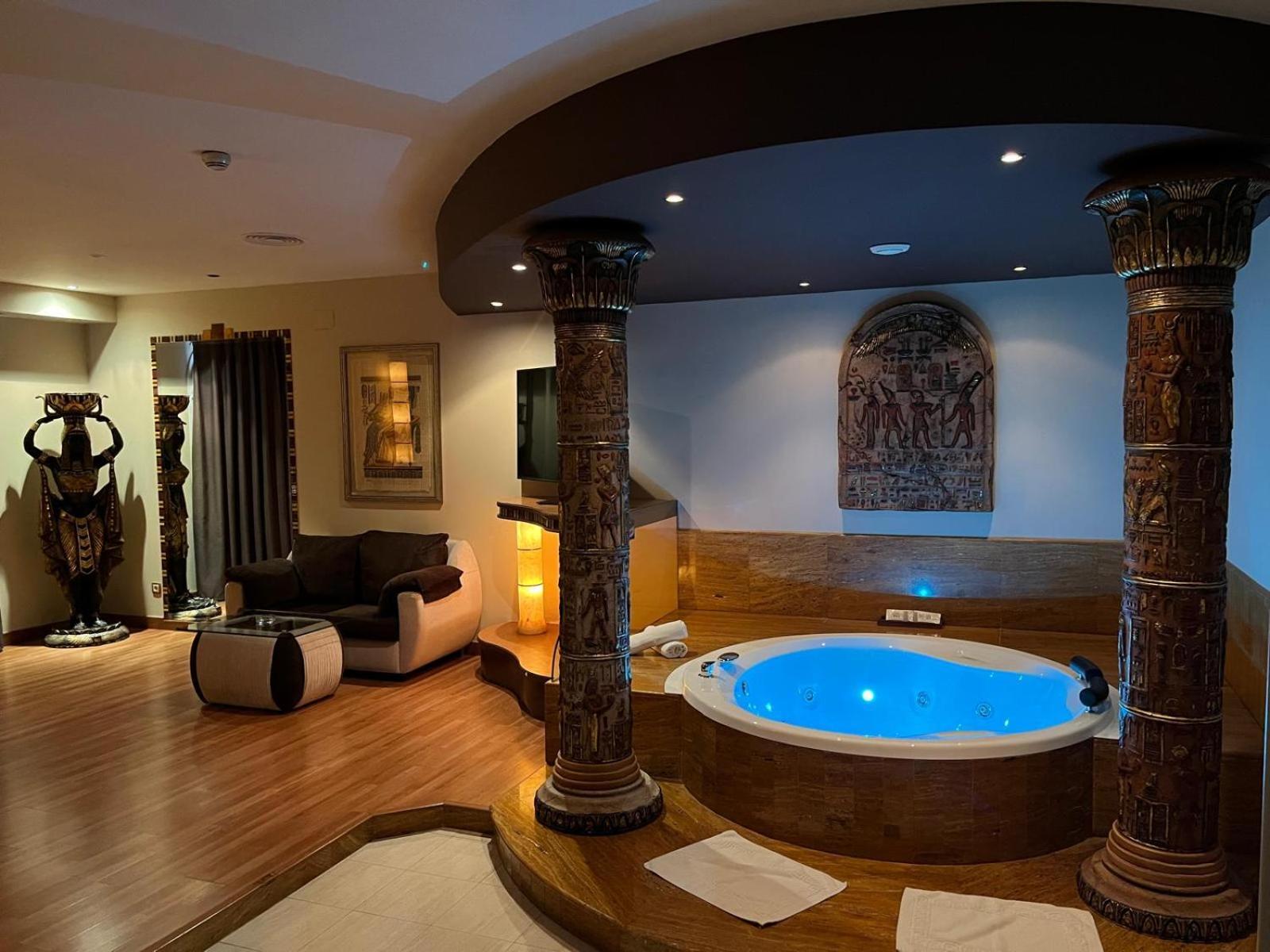 Hotel Alkalat Alcalá de Guadaira Εξωτερικό φωτογραφία