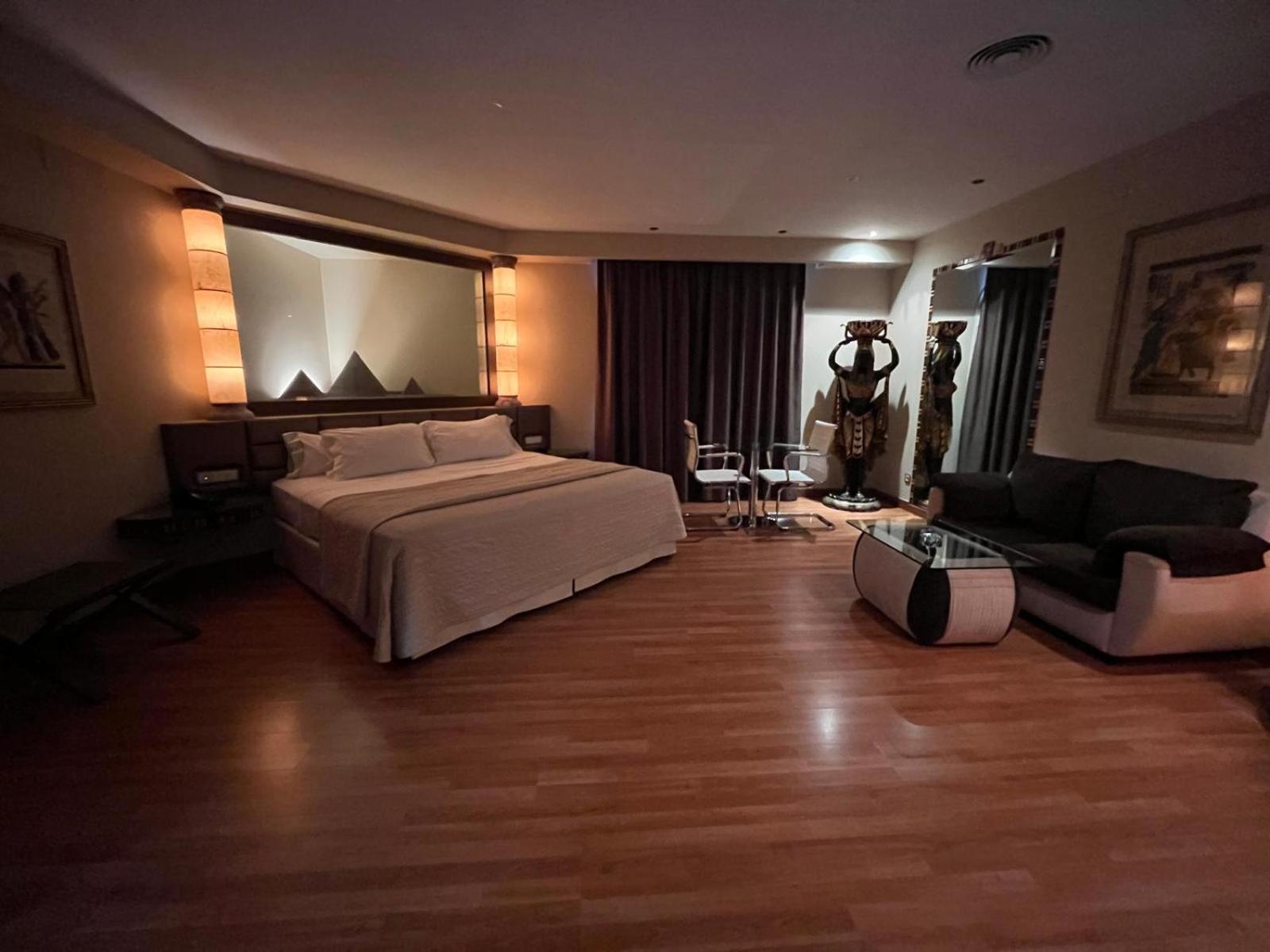 Hotel Alkalat Alcalá de Guadaira Εξωτερικό φωτογραφία